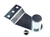 Magnet bracket and pole piece