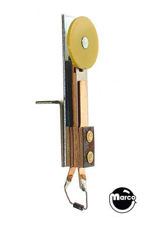 Target switch - round yellow rear mount