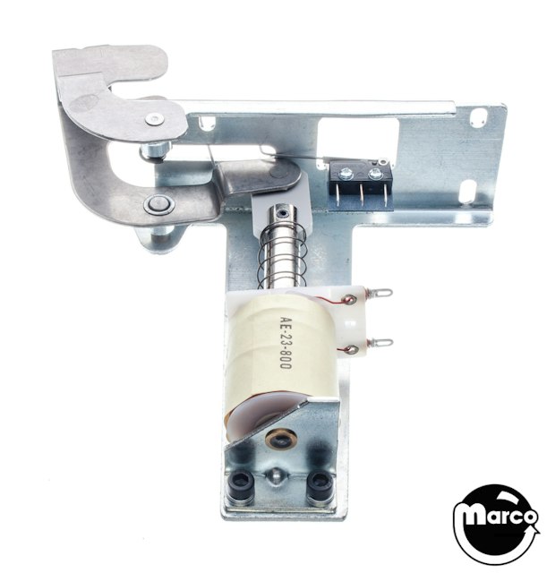 Shooter lane auto kicker assembly