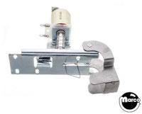 Shooter lane auto kicker assembly