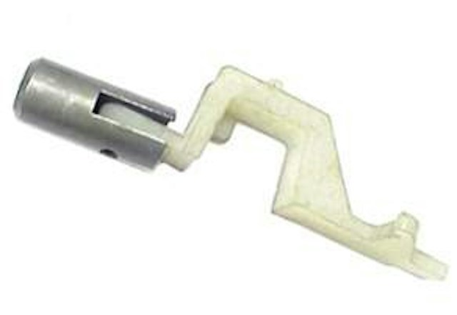 Plunger and ratchet arm assembly