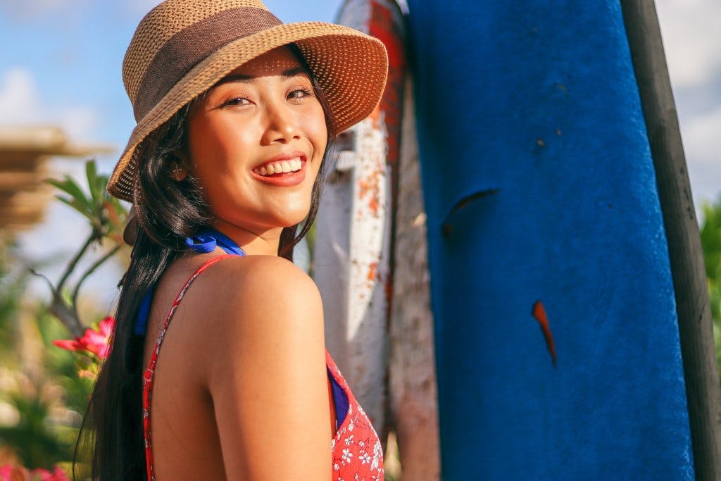 Woman wearing a sunhat