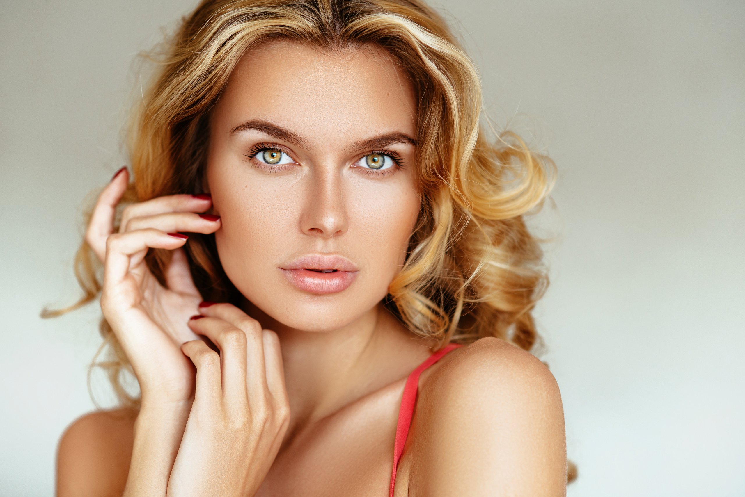 Woman with green eyes