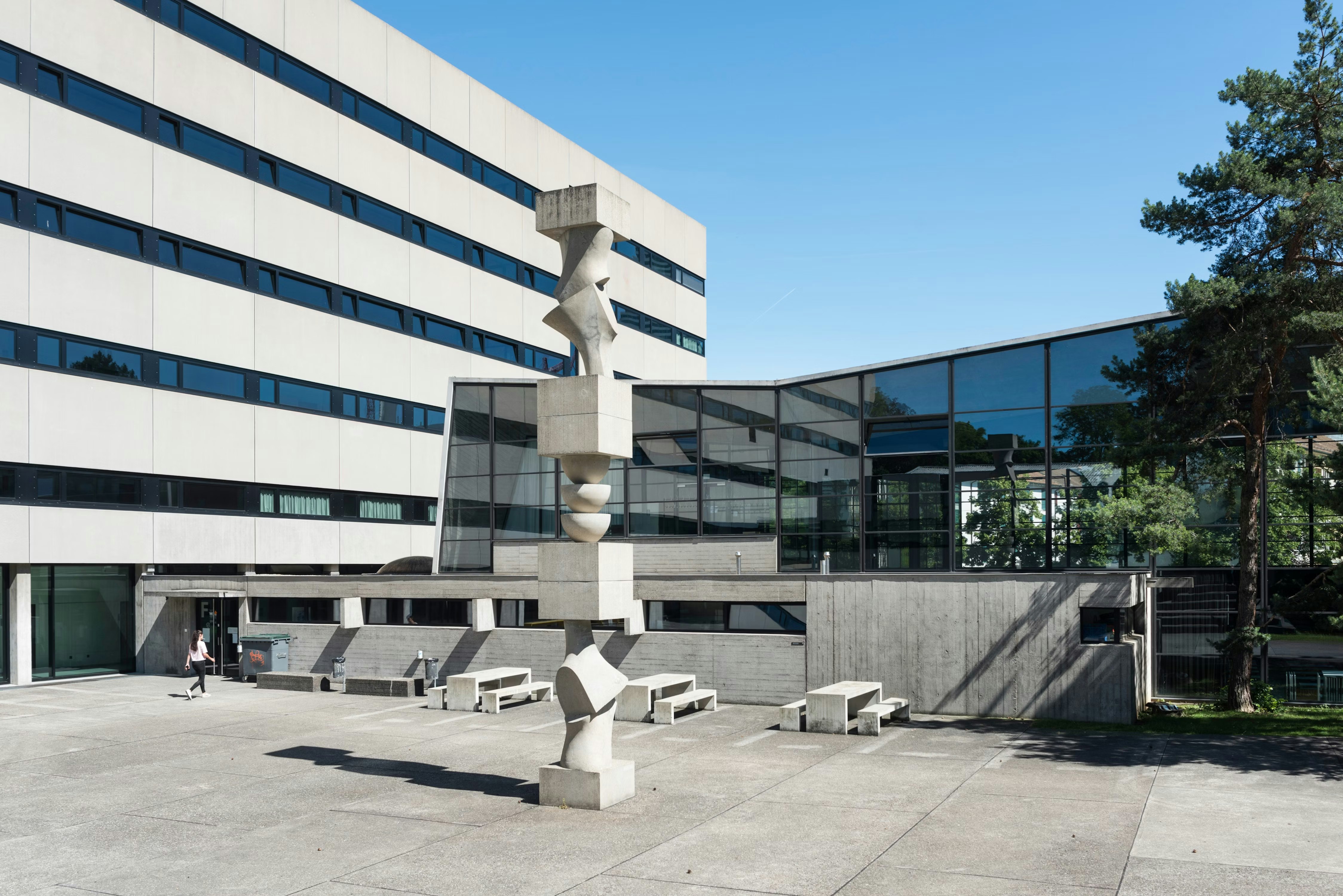 Exterior shot: School of Design Basel.