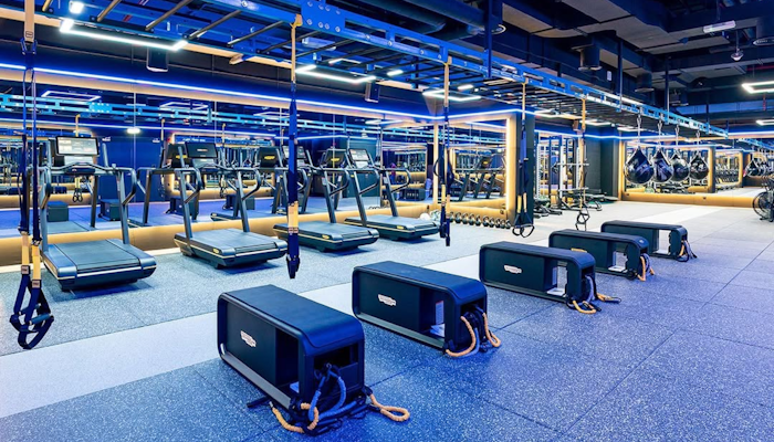 121 Studio Workout boxes and treadmills