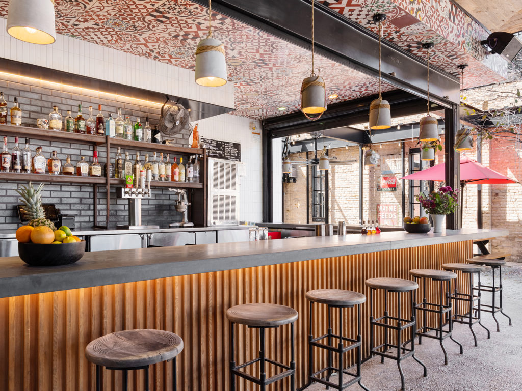 leftys bar interior