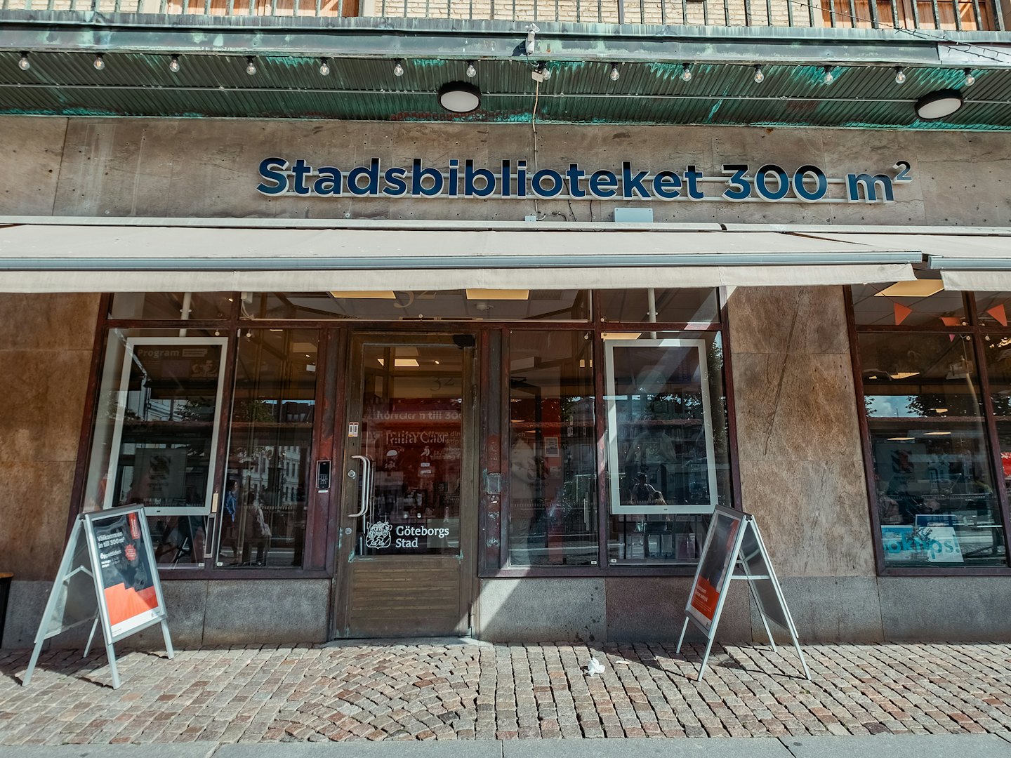 Stadsbiblioteket 300 m2 Butiksfasad Stadsbiblioteket 300 m2