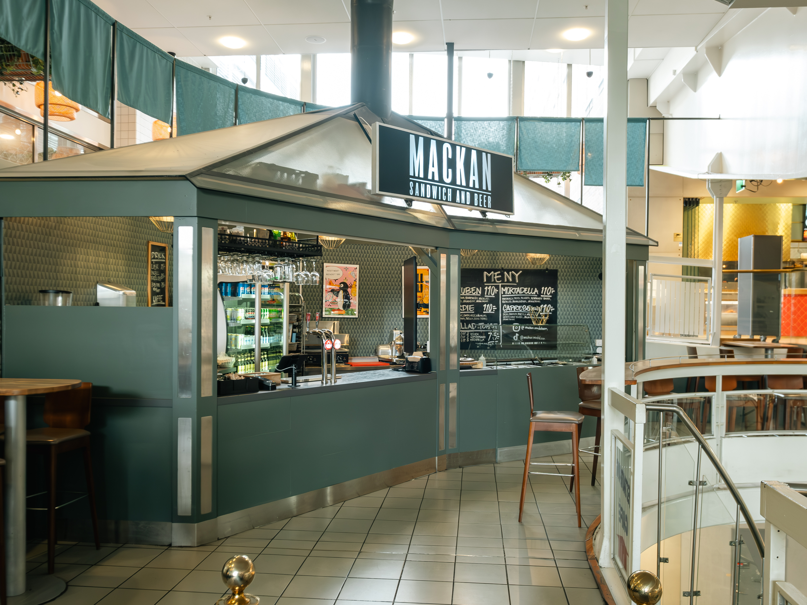 Butiksfasad Mackans Sandwich & Bar