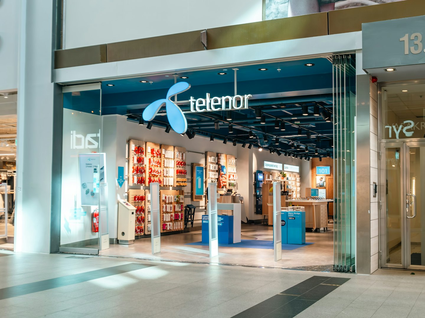 Telenor Butiksfasad Telenor