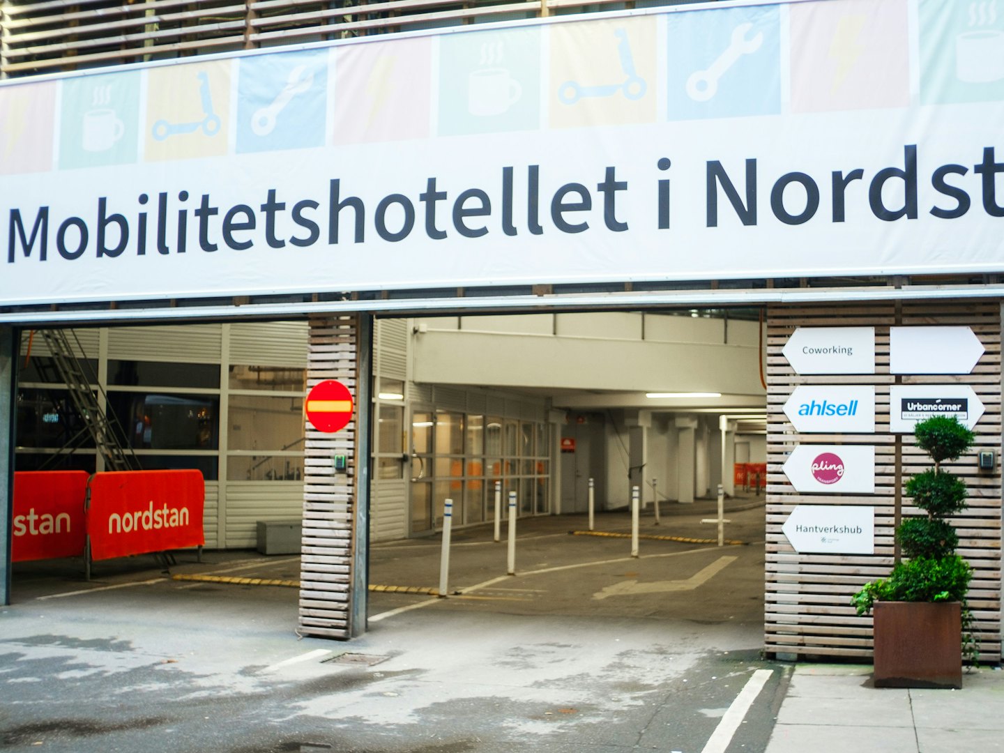 Mobilitetshotellet i Nordstan Fasad Mobilitetshotellet i Nordstan