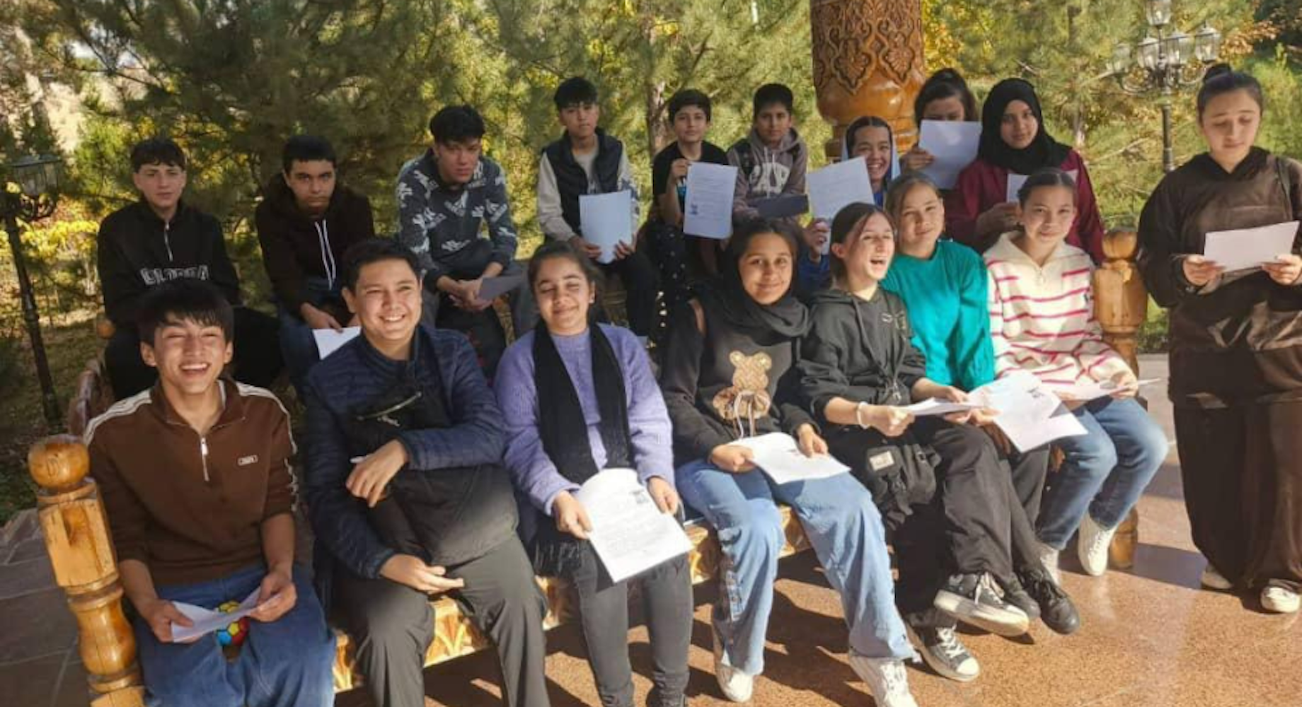 In Tadjikistan konnte im Laufe von wenigen Jahren ein Kulturwandel beobachtet werden: Familien, deren Jugendliche am Juniorjugendprogramm teilnehmen, ermutigen zunehmend auch die Mädchen, ihre Schulbildung abzuschließen und anschließend zur Universität zu gehen.