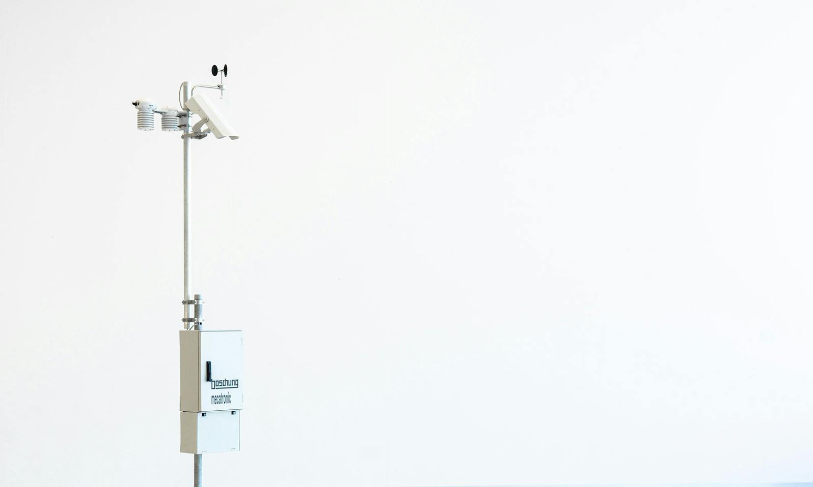Ice Early Warning System RWIS - Weather Stations - Boschung