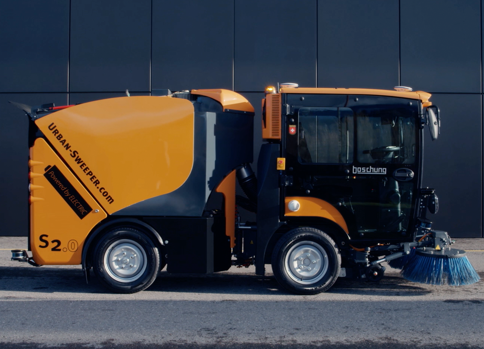 wibot的urban-sweeper s2.0全自动电动扫街机