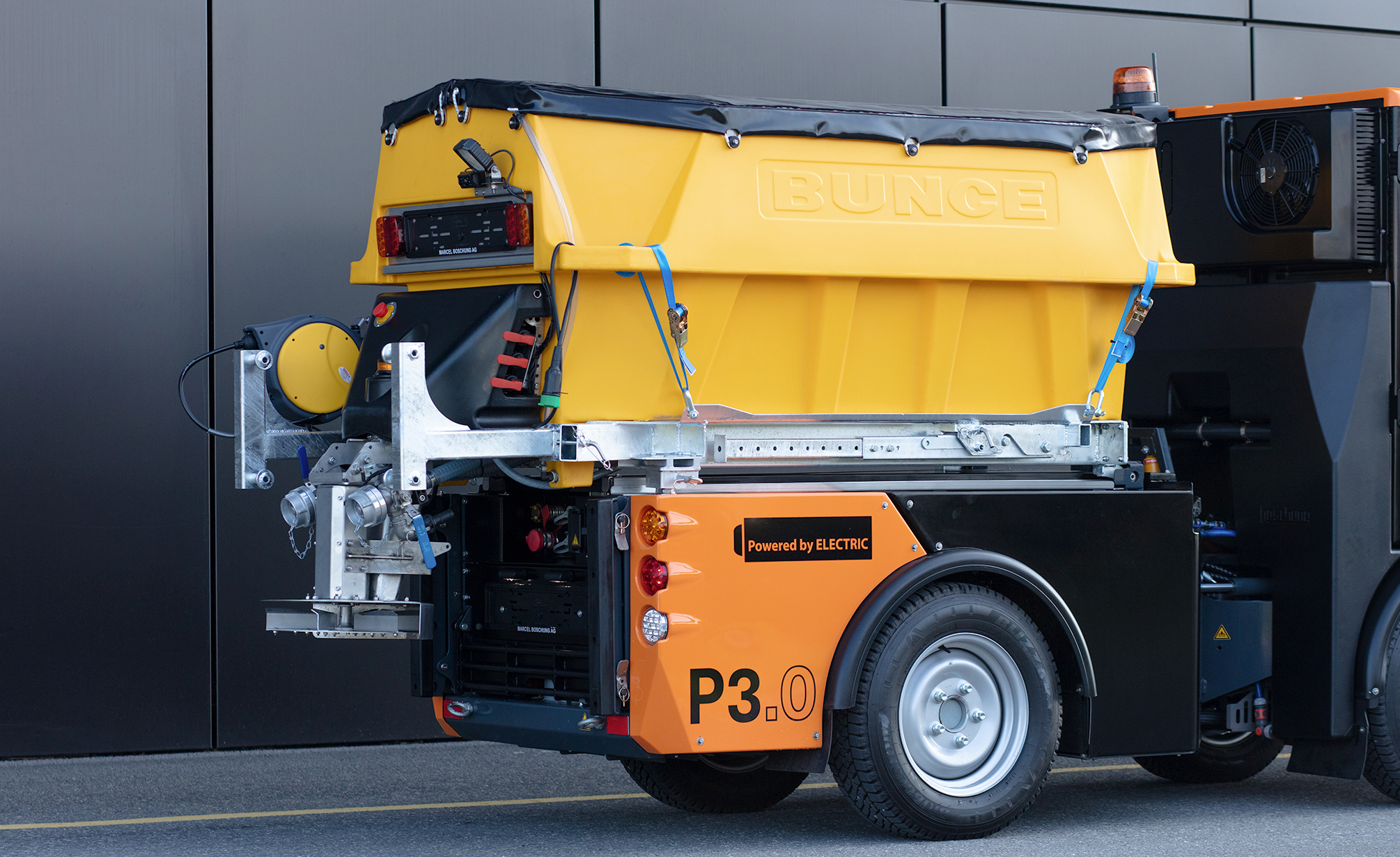 Pony P3.0, Porte-outils universel entièrement électrique, Épandeuse