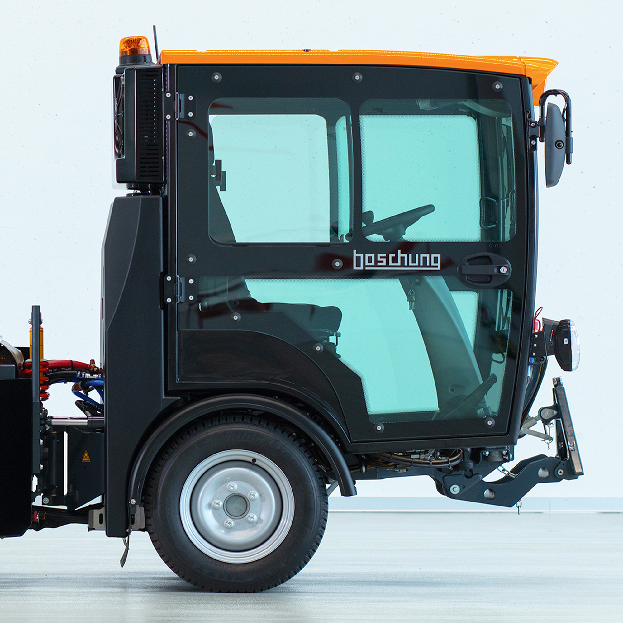 Boschung Pony P3.0, Porte-outils universel entièrement électrique, Une cabine panoramique