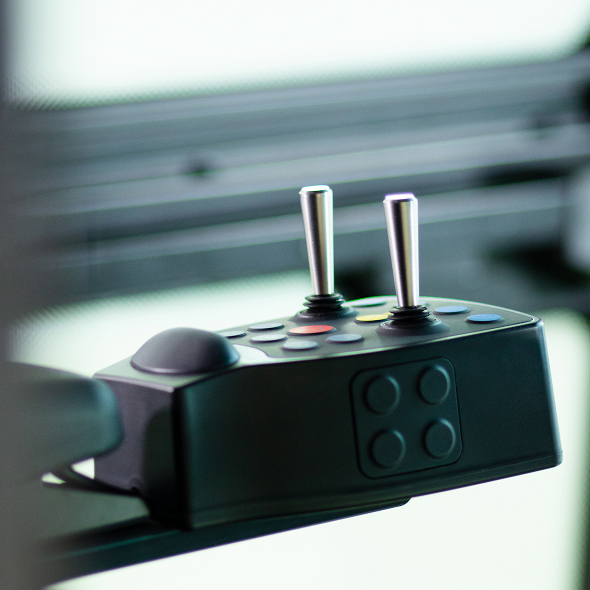 Boschung Pony P3.0, le double joystick de commande