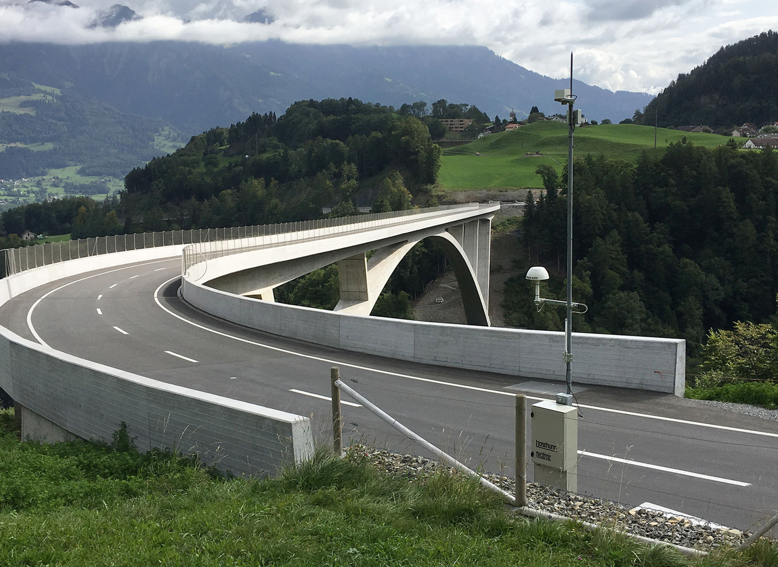 Weather Detection, Ice Early-Warning Systems RWIS for Highways and Runways