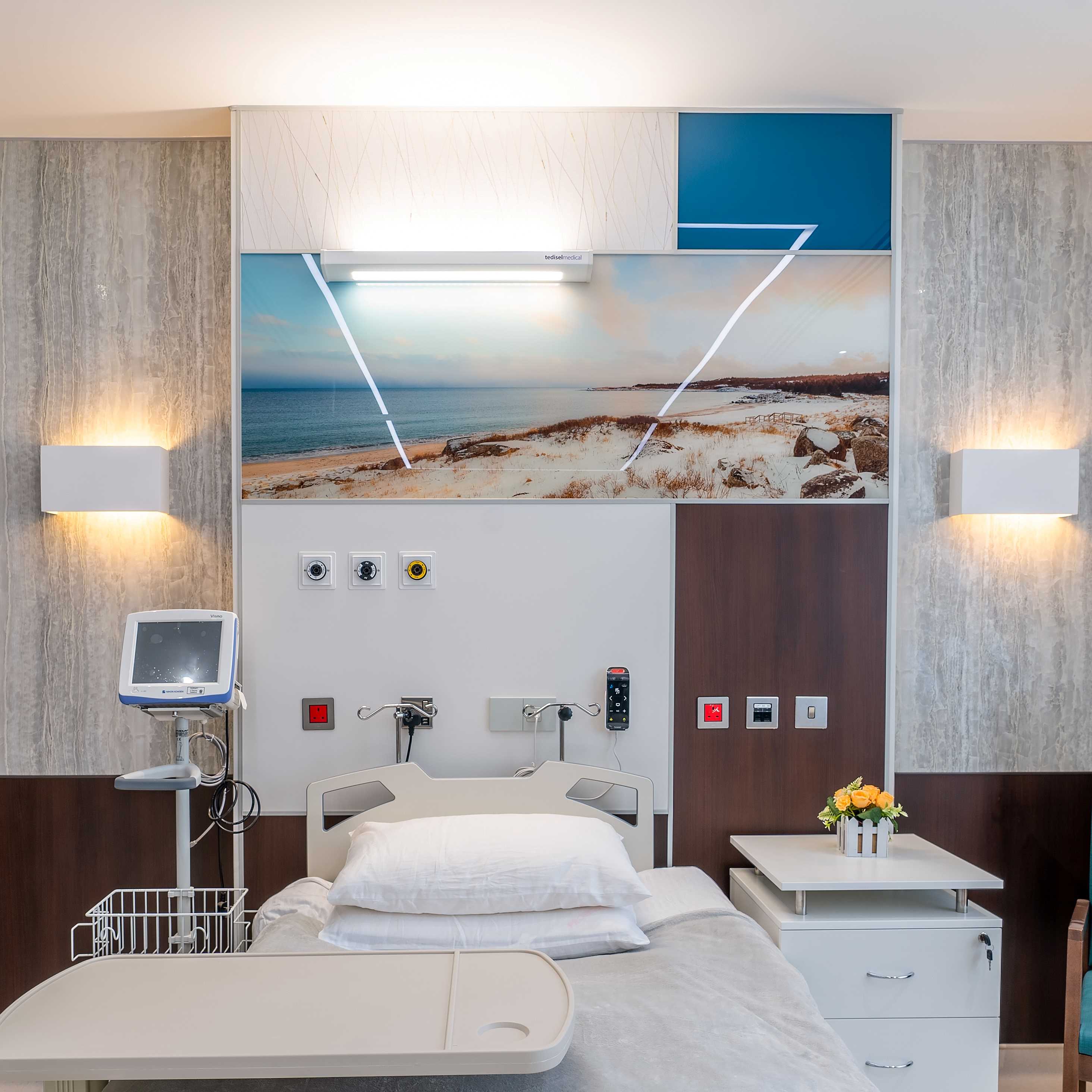 Falkbuilt Dubai healthcare headwall cladding