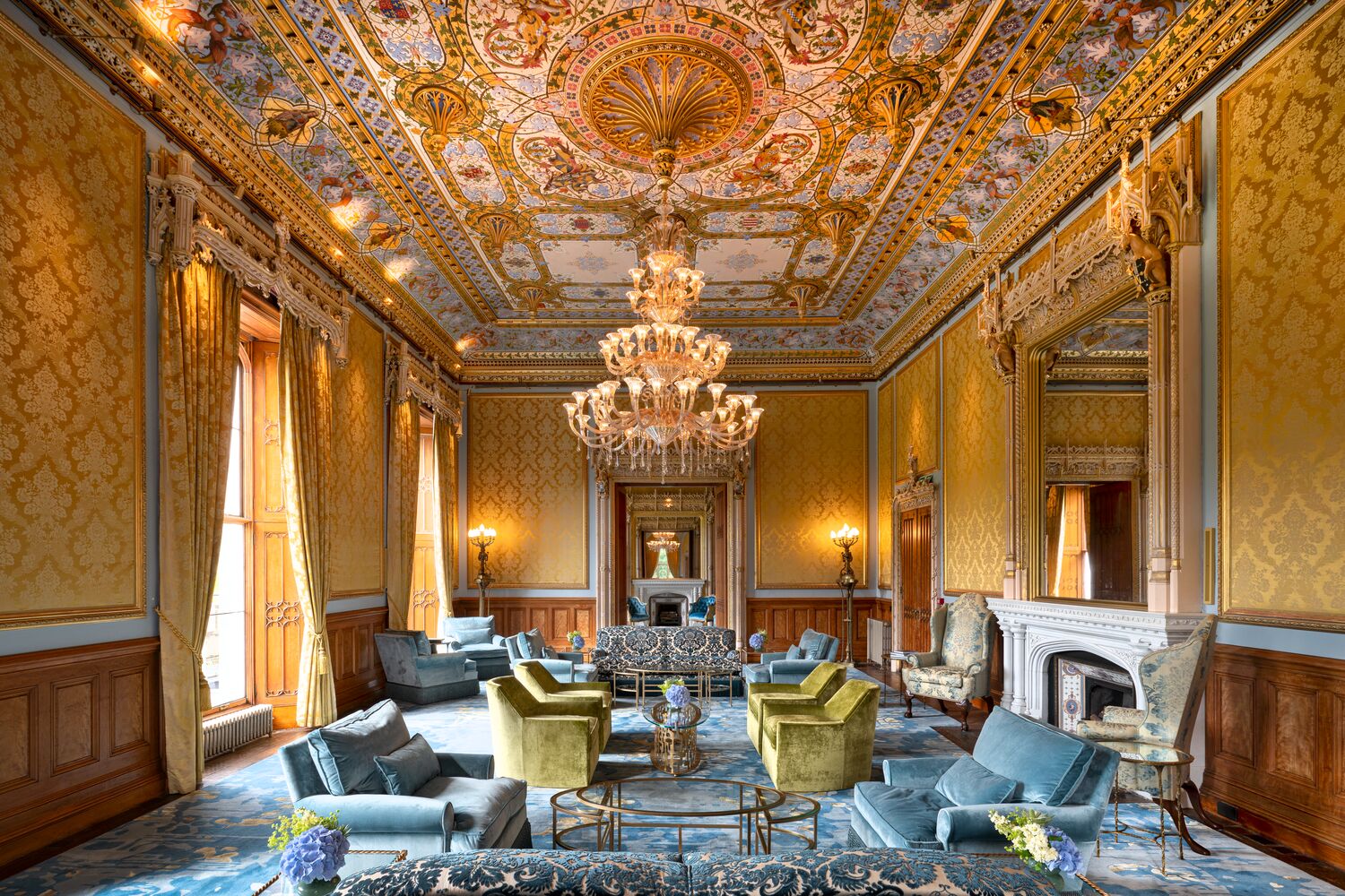 Room with Gold Walls and Ceiling and Seating Area at Taymouth Castle