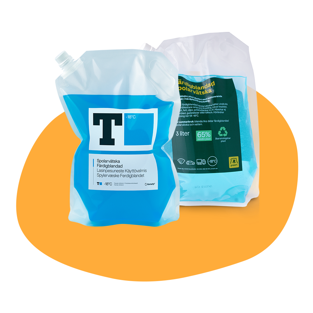 Två påsar med spolarvätska