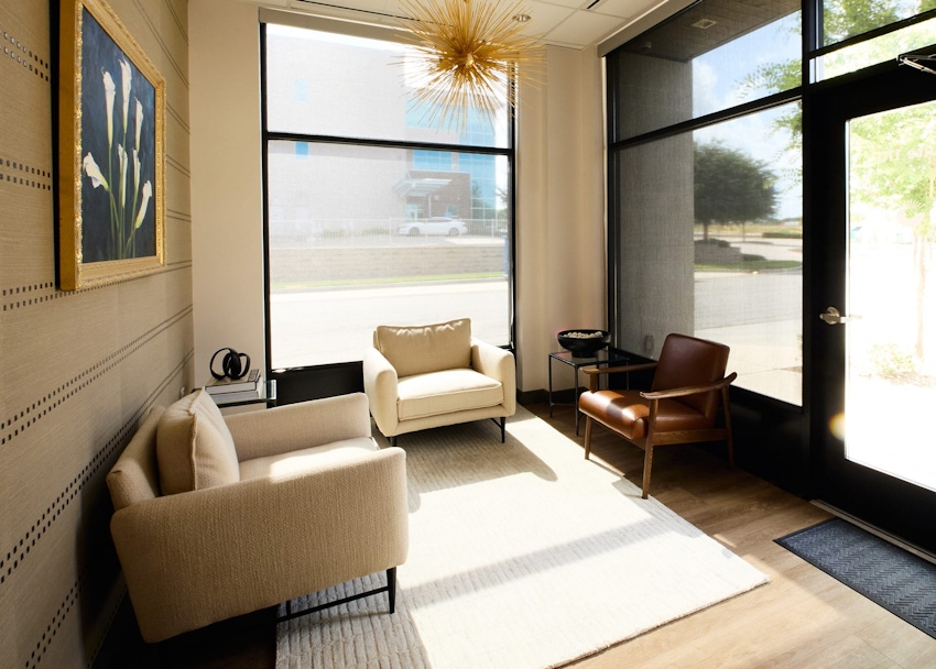 sitting area at Westside Plastic Surgery