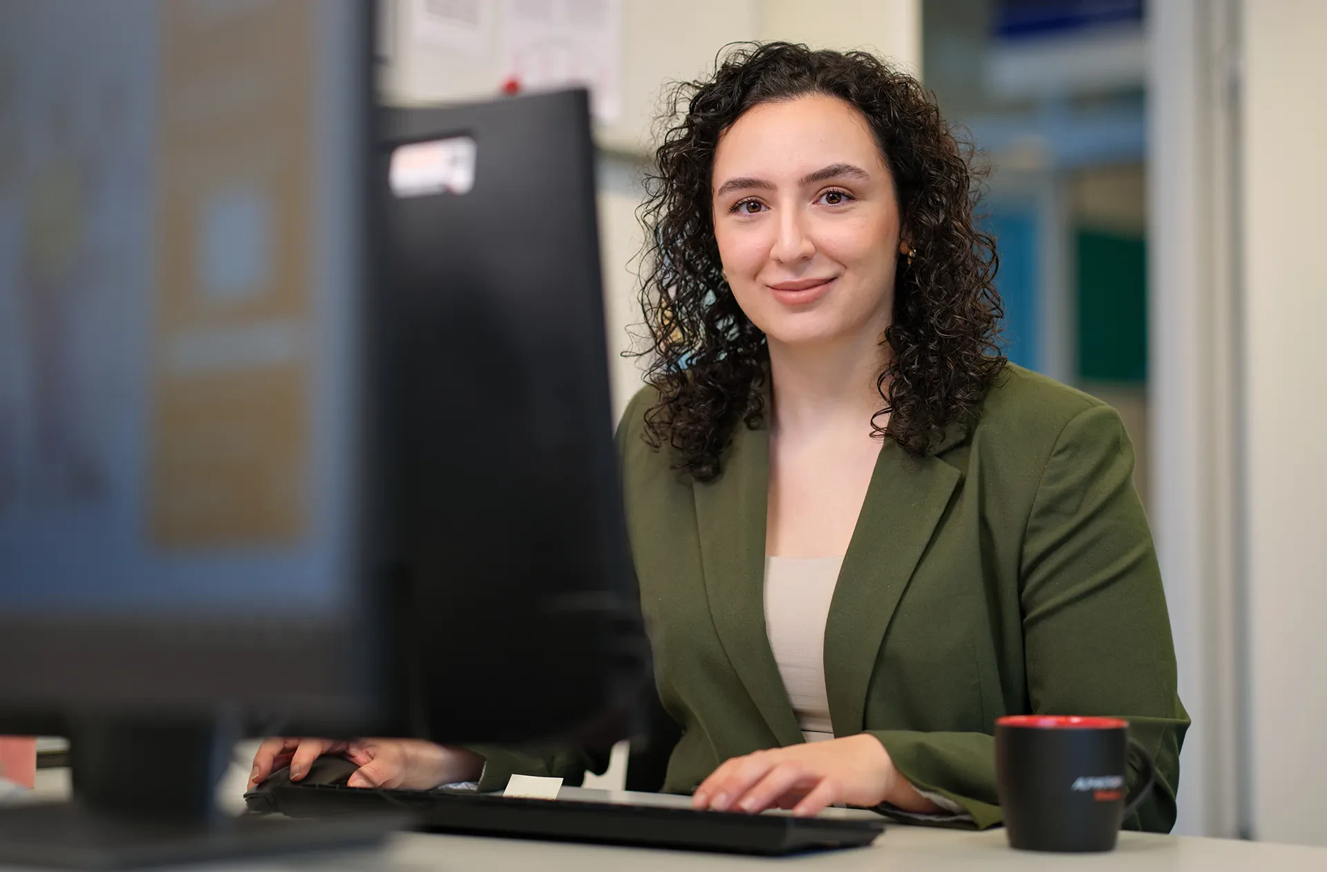 Sebnem-Titiz-projectmanager-ICT-bij-Spijkenisse-Medisch-Centrum