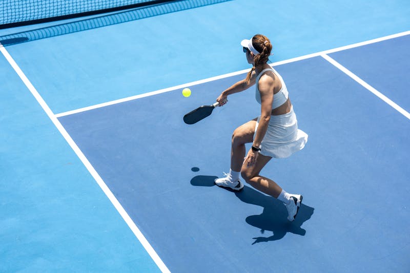 woman playing tennis