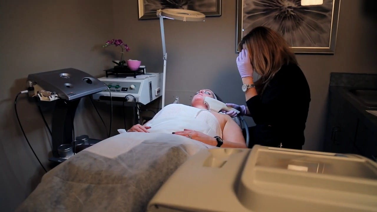 patient getting a bbl photofacial