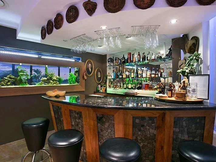 bar