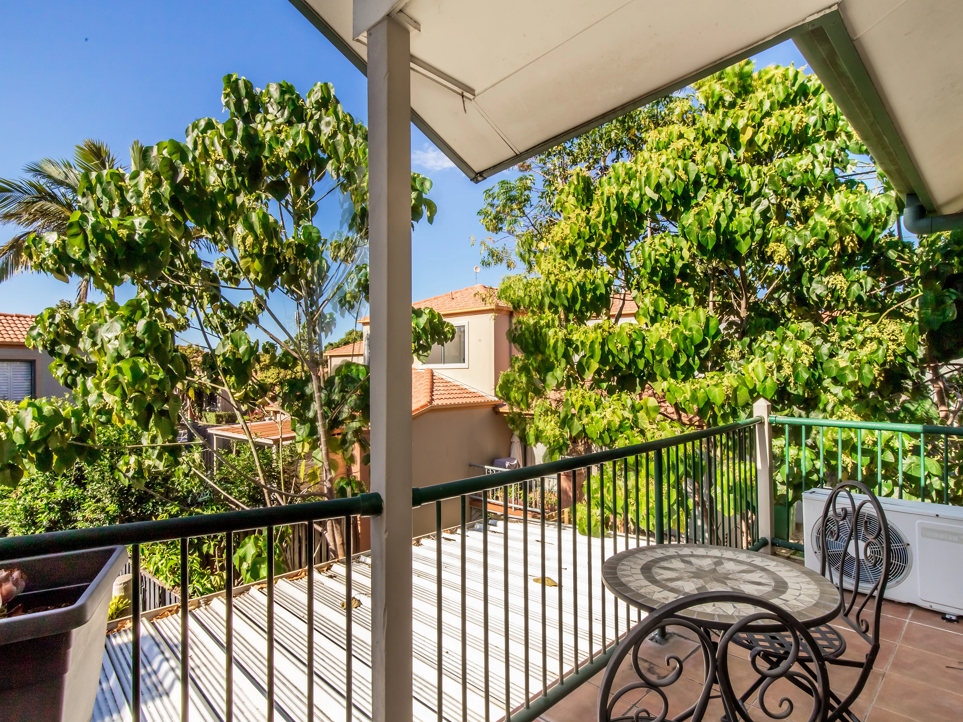 balcony