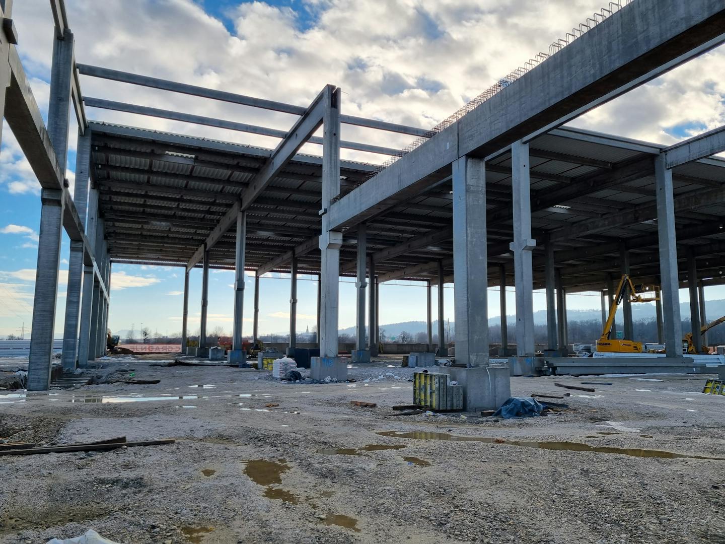 Logistični center Hoče