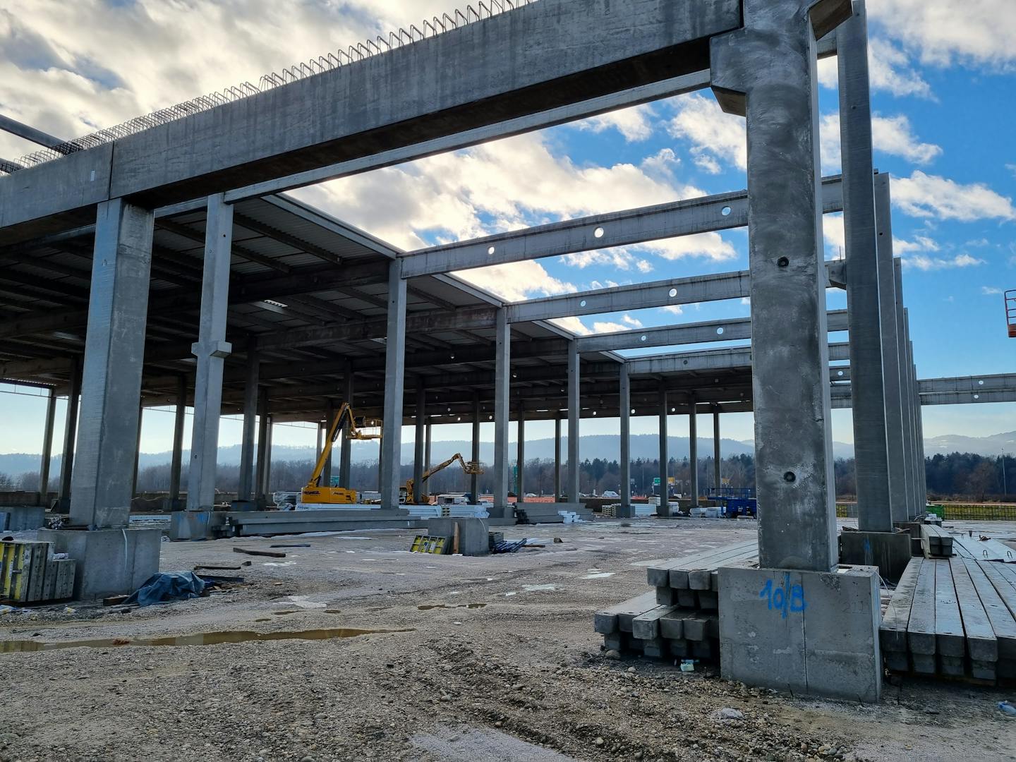 Logistični center Hoče