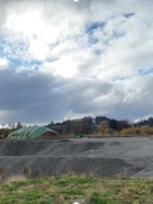 In order to conserve the increasingly scarce landfill space in Switzerland, it is essential to return recyclable waste to the material cycle.