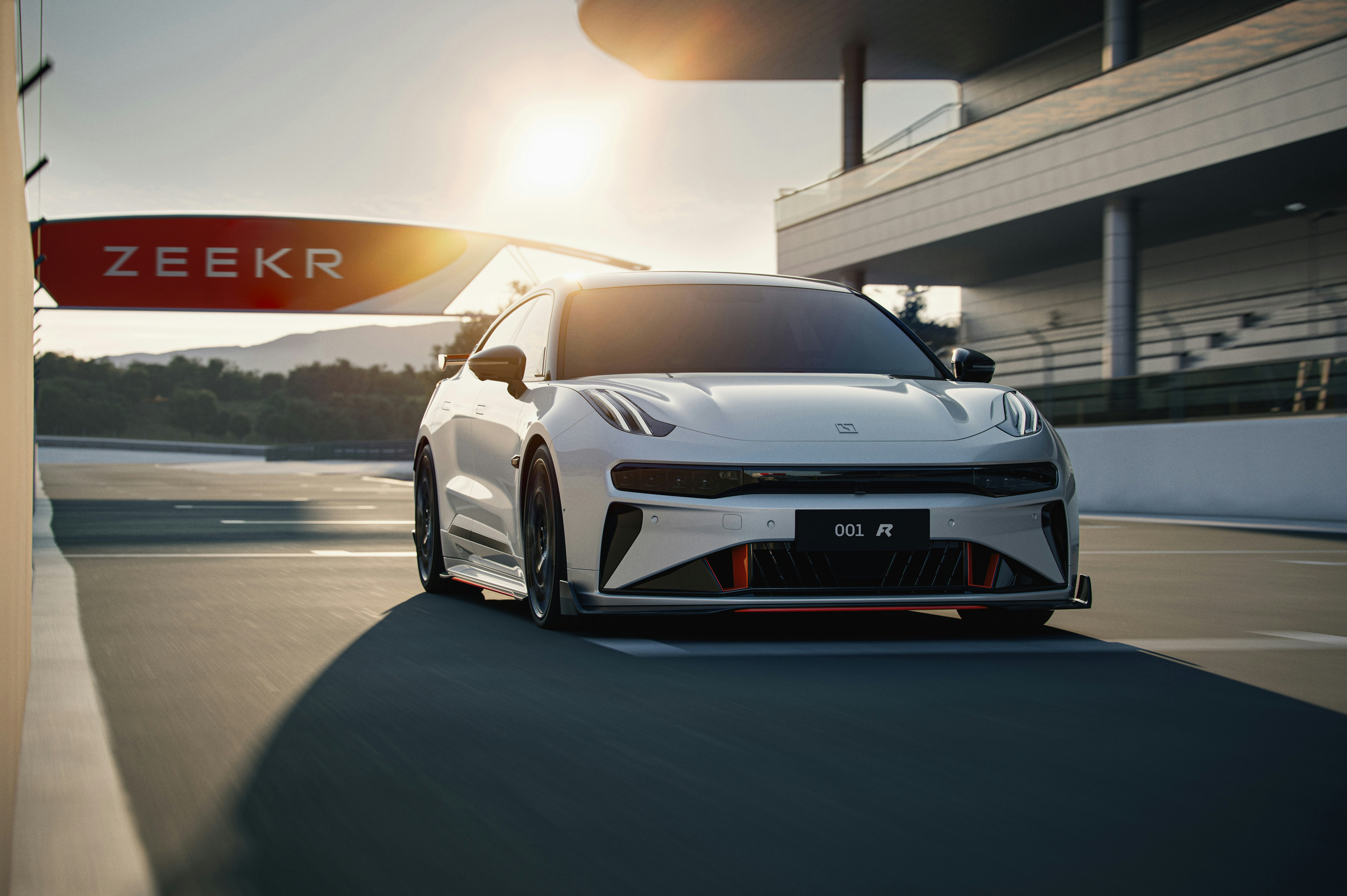 ZEEKR 001 FR נחת בישראל – מכונית חשמלית עם 1,300 כ"ס