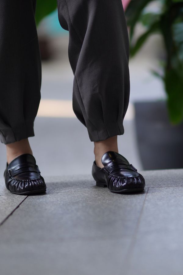 Wearing ALOHAS' Shoes in a Park