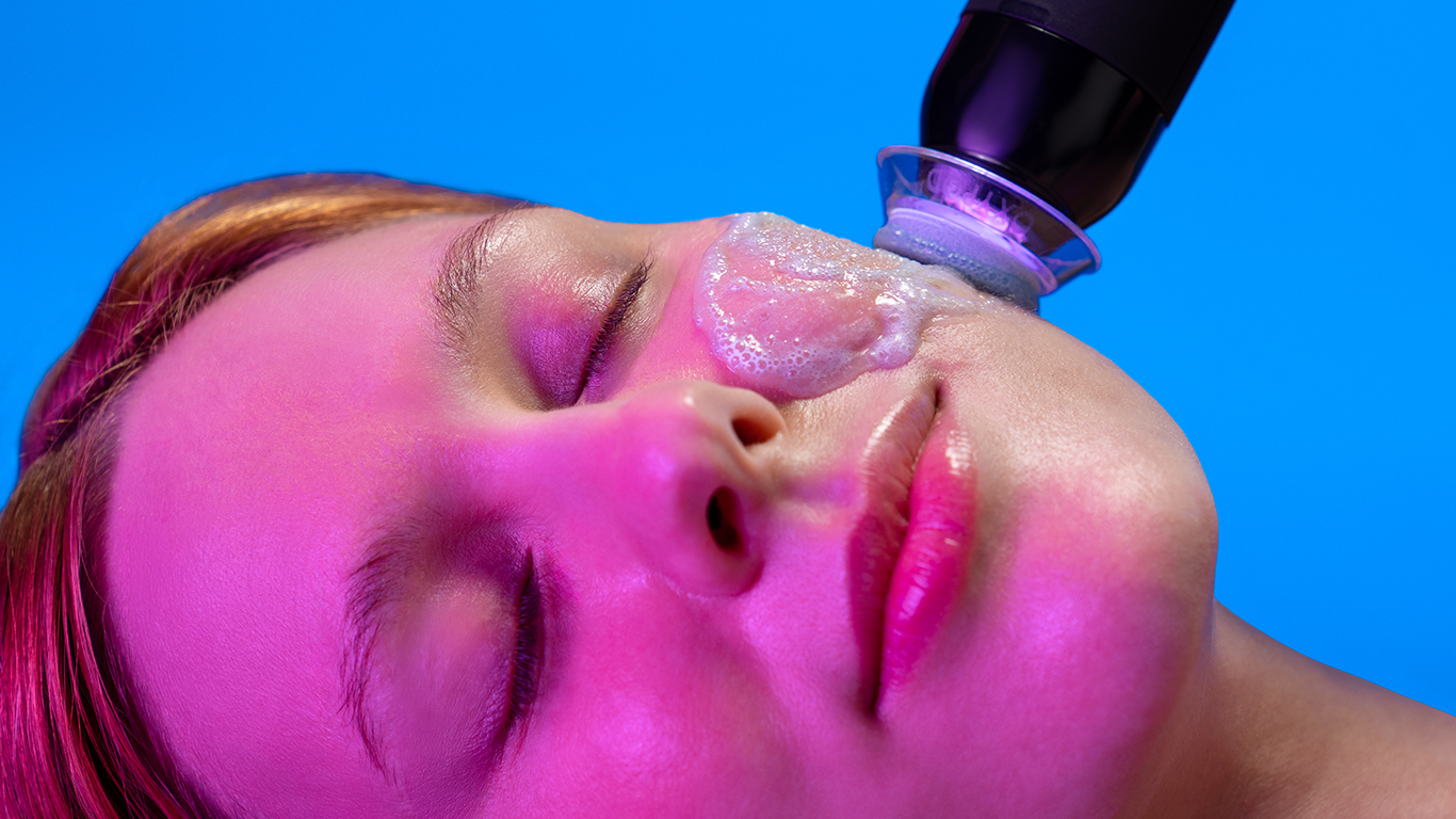 Guide to Facial Massage: Benefits & Step-By-Step Techniques