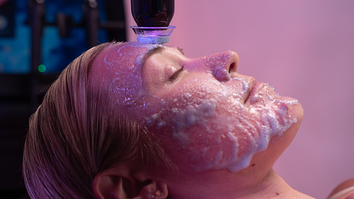 Guide to Facial Massage: Benefits & Step-By-Step Techniques | Glo2Facial
