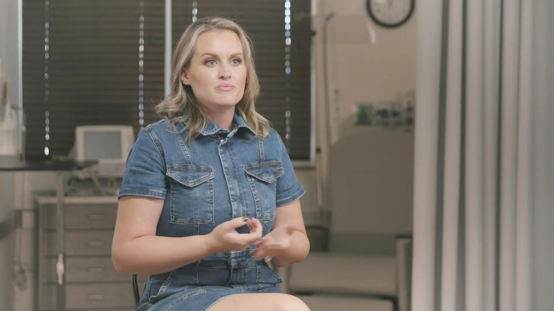 woman giving a testimonial on mommy makeover surgery