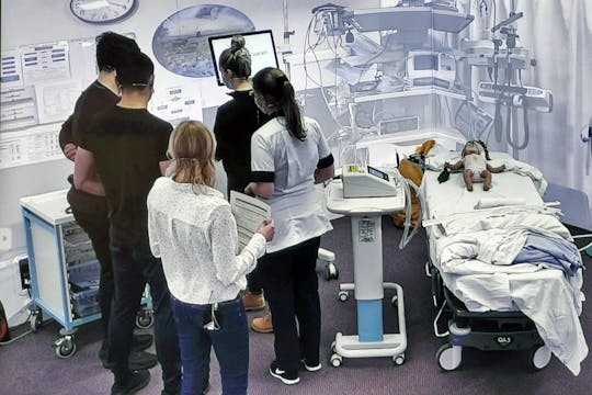 hospital, clinic, operating theatre, adult, female, person