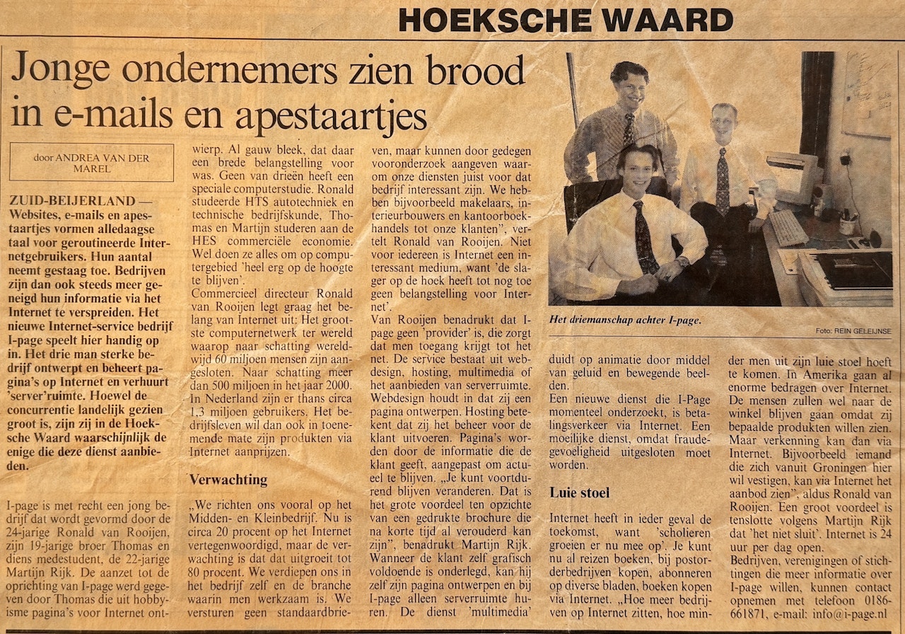 Thomas in de krant met FRMWRK, rond de oprichting 28 jaar geleden