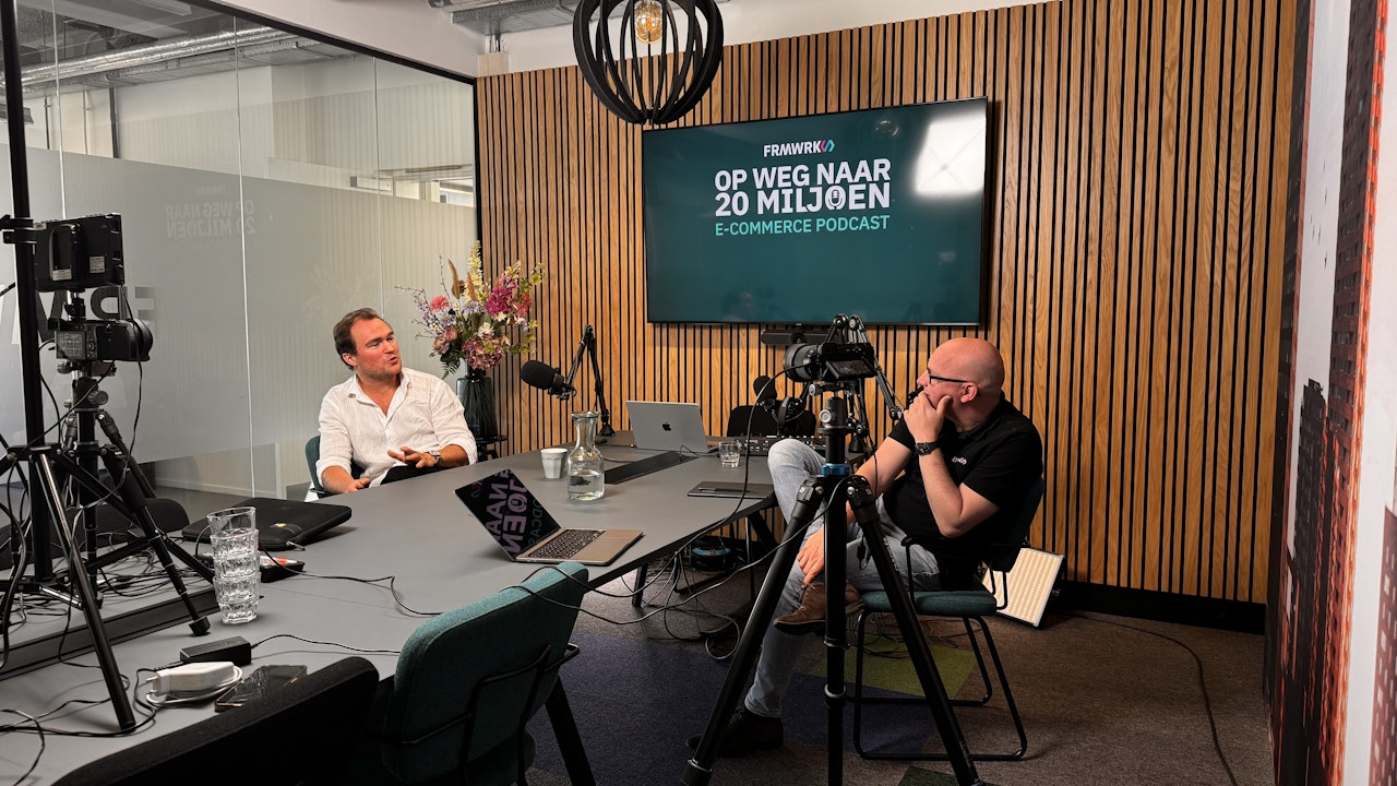 Tijdens de opname van de podcast 'Op weg naar 20 miljoen'