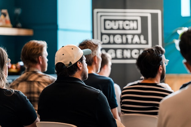 DDA lanceert AI Stageprogramma om kloof tussen onderwijs en werkveld te dichten
