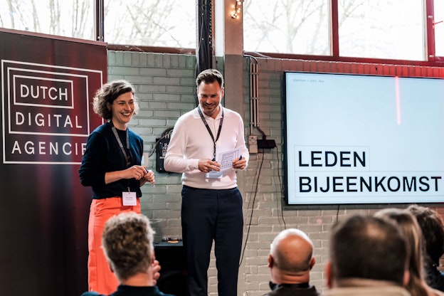 Beeld bij ledenbijeenkomst