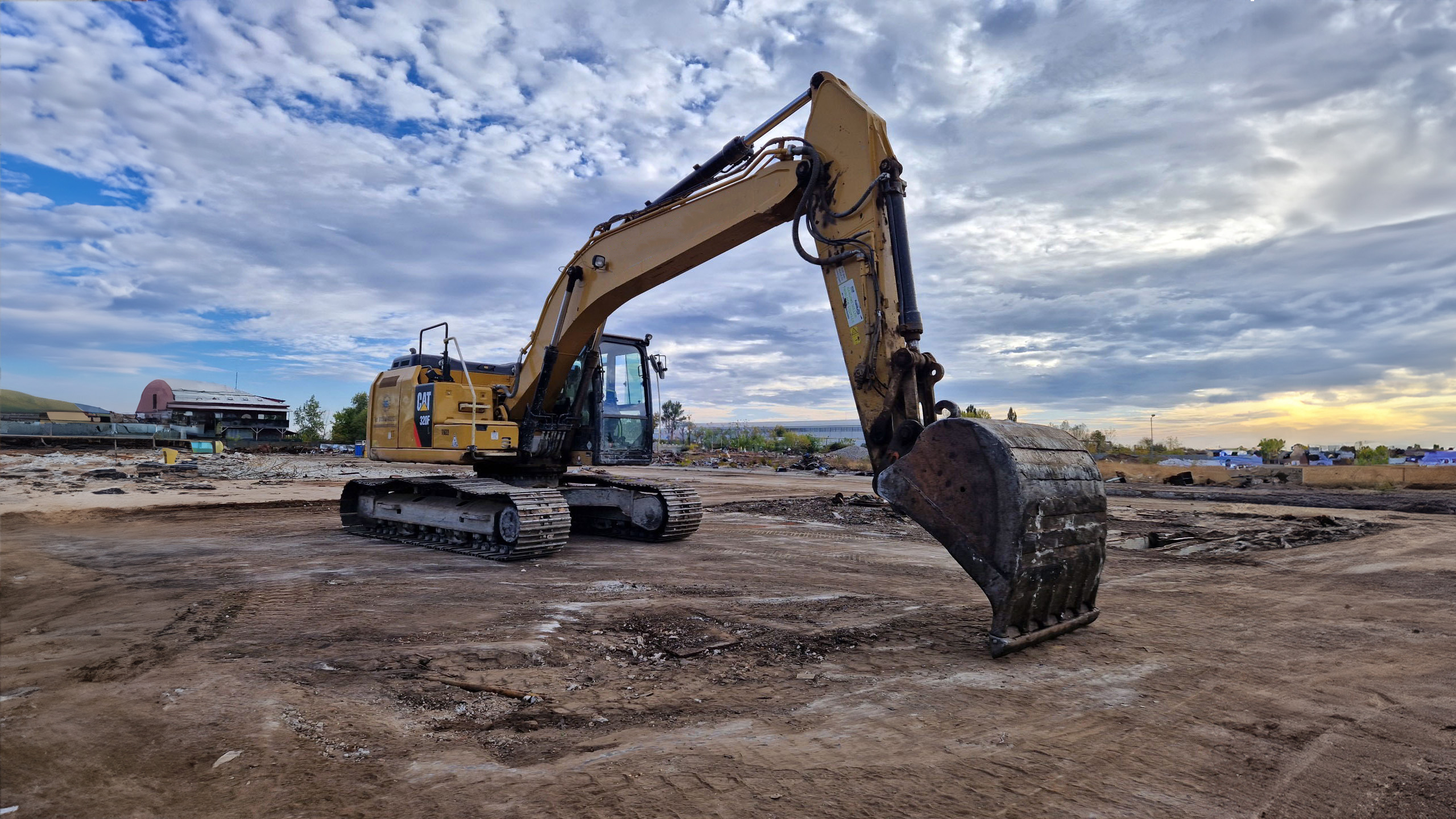 A Caterpillar 320 F tracked excavator designed for heavy-duty construction and earthmoving tasks.