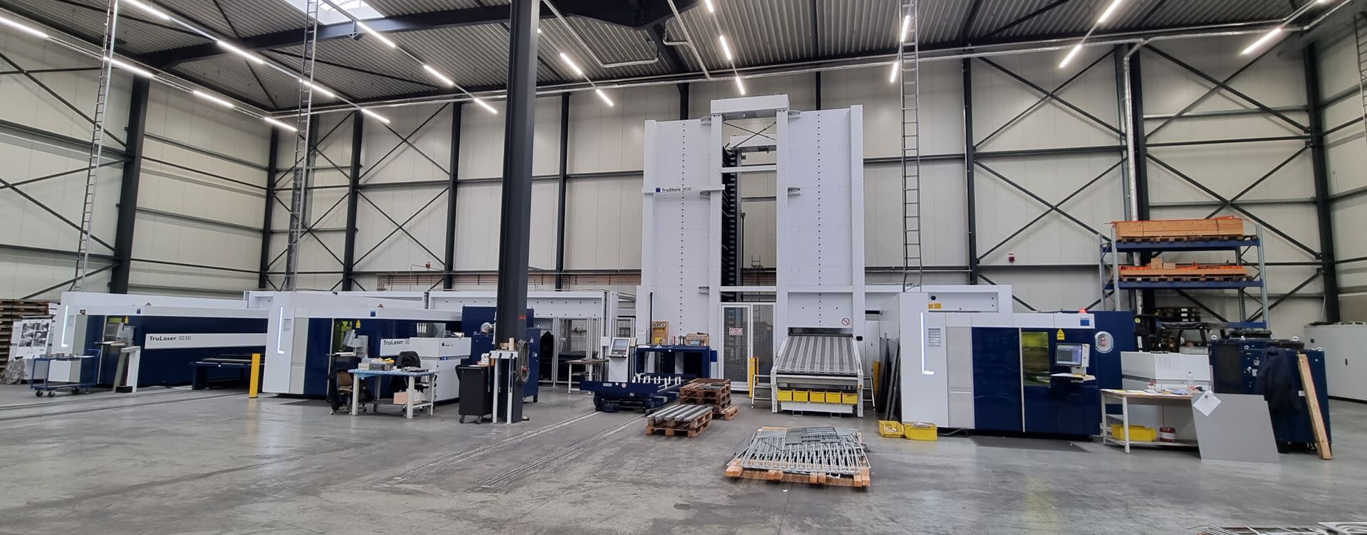 Powerful TruLaser 3030 firbre Production Cell