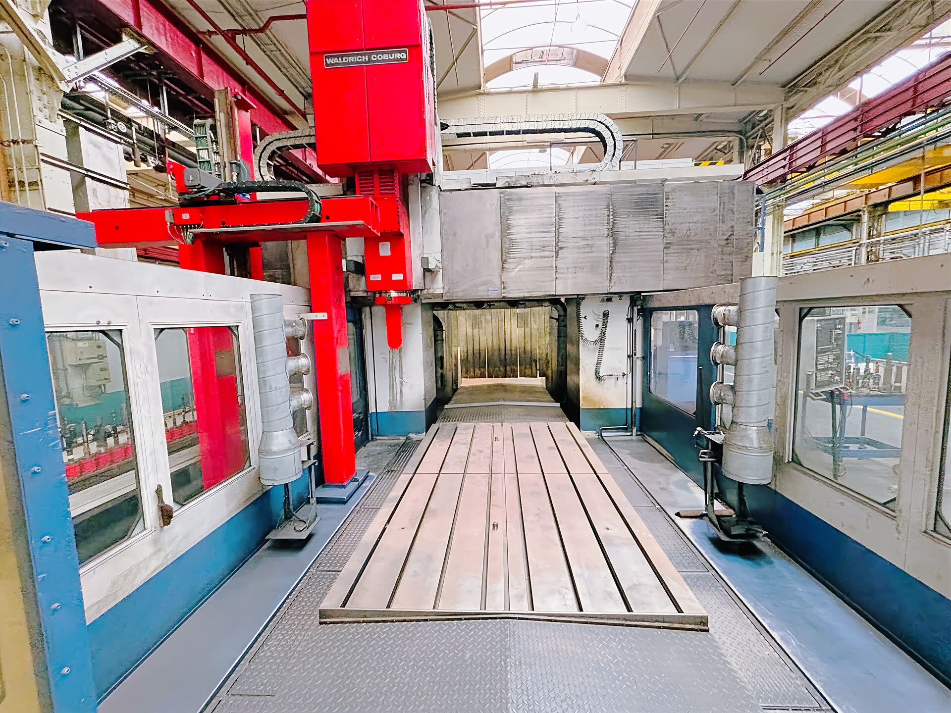 WALDRICH COBURG MC 2500 FT-3M/NC Portal Milling Machine with Shuttle Table
