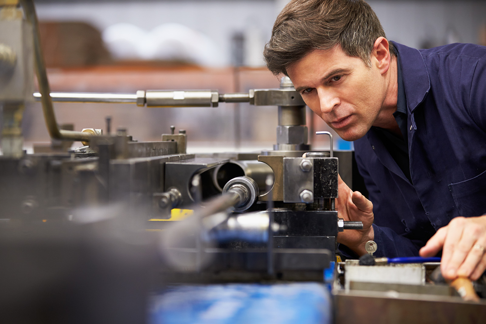 Whether aerospace, medicine or automotive engineering - in some industries it is essential that components are manufactured with the utmost precision. Precision mechanics makes this possible.
