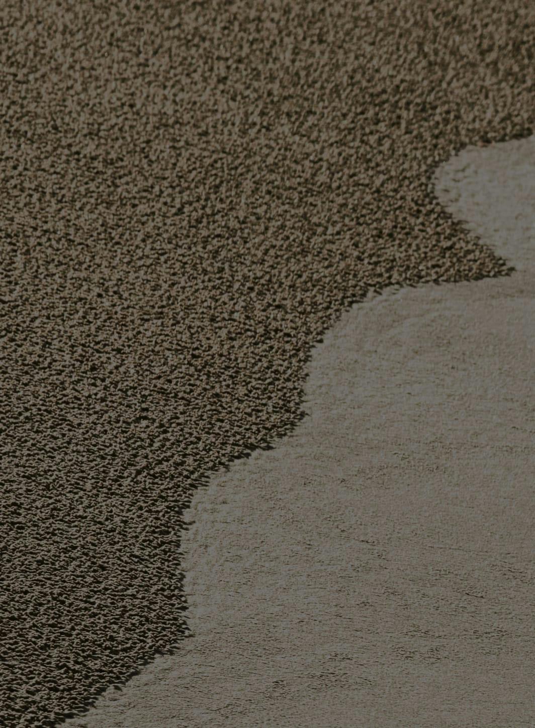 Close-up of the sand and ocean
