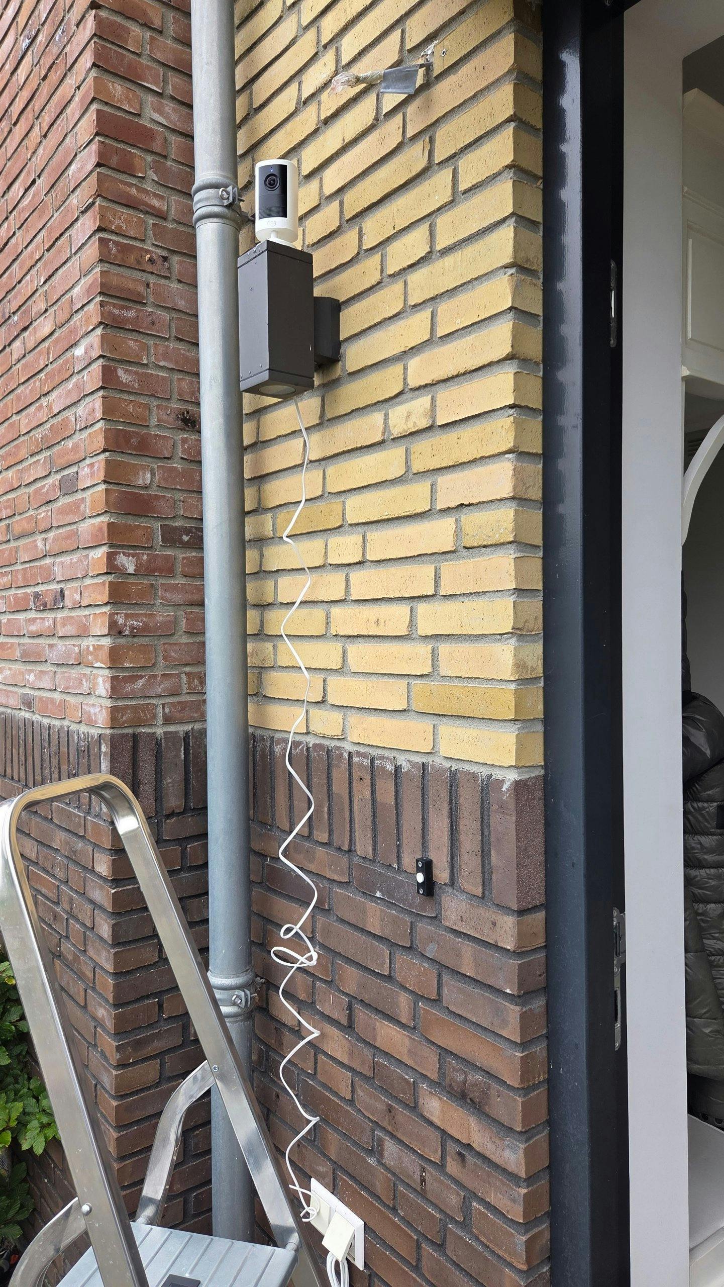 Ring Outdoor Camera 2K plug-in zwart of wit thuis bij Michelle, een tester