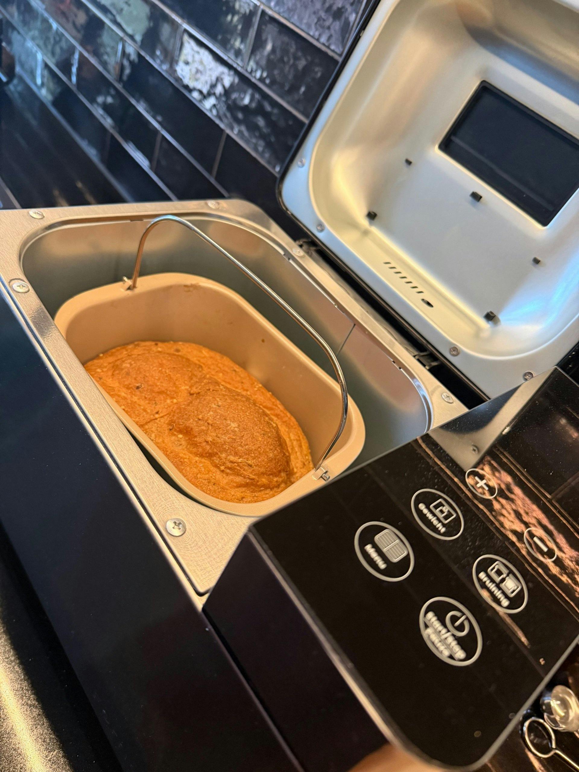 Fornello Supremo Broodbakmachine thuis bij Daniella, een tester